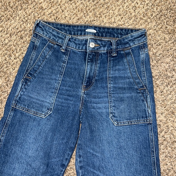 Old Navy Capri Straight Leg Jeans - Picture 2 of 4